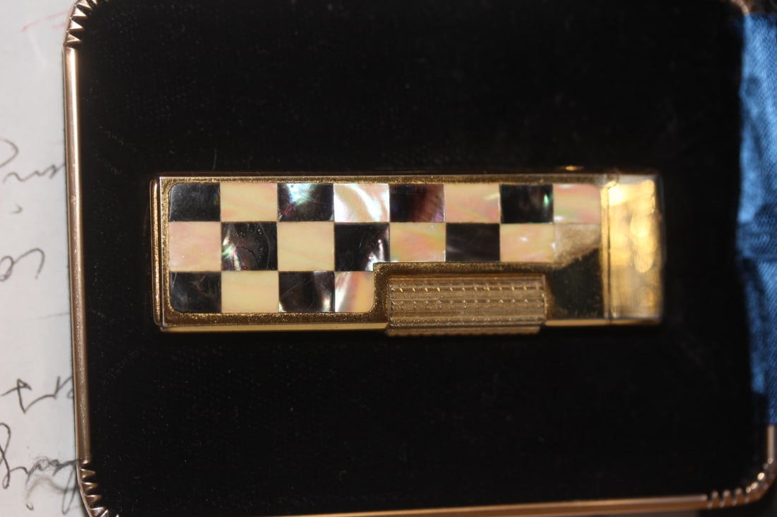 Mother of Pearl Forum Lighter: with case