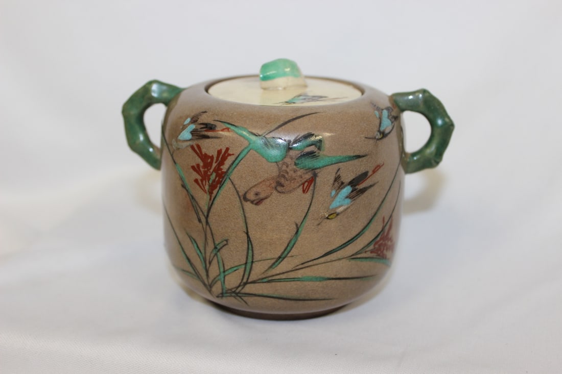 A Japanese Pottery Sugar Container: artist signed - 4" tall