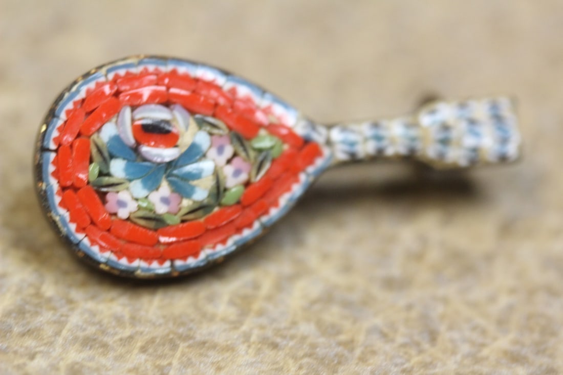 Micro Mosaic Pin: guitar form