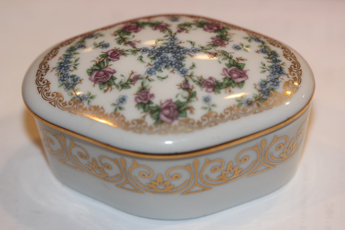 Porcelain Music Box: 3 3/8" long