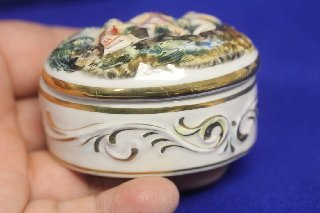 A Capodimonte Trinket Box: 2 1/2" across