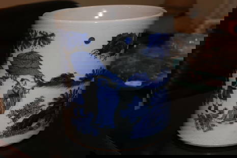 Chinese Blue and White Brush Pot: 7 7/8" tall