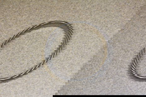 Expandable Silver Tone Bracelet: base metal