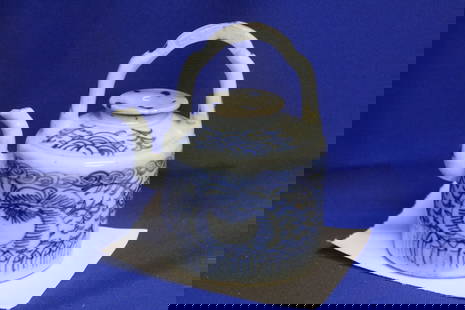 A Chinese Blue and White Teapot: 19th century - overall 6 inches tall