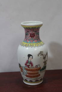 A Signed Vintage Chinese Vase: hand painted - republic period - 6 5/8" tall