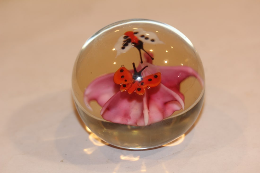 Art Glass Butterfly Paperweight: 2 3/8" in diameter