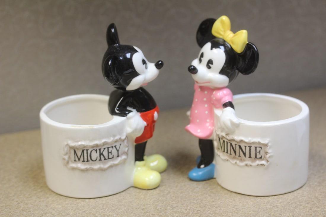 Disney Mickey And Minnie Cups: Japanese, 5" tall