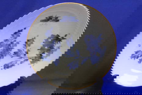 Antique chinese Blue and White Bowl: 19th century - 8 inches in diameter