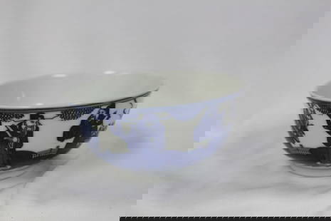 A Blue and White Chinese Bowl: 4 1/2" in diameter