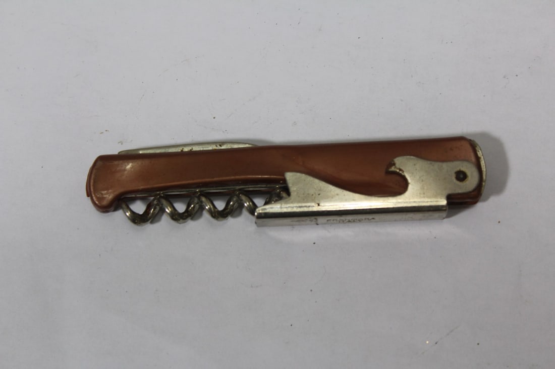 A Vintage Utility Knife: 4 3/8" long