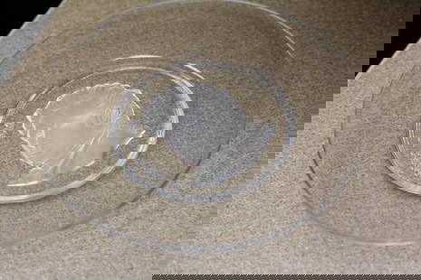 Signed Val St Lambert Crystal Artist Plate: 7 7/8" in diameter