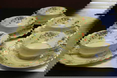 5 Set Heinrich and Company Soup Bowl and Undertray: Selb Bavaria - Some Small Wear - diameter of bowls without the handle= 5 inches in diameter - total of 10 pieces