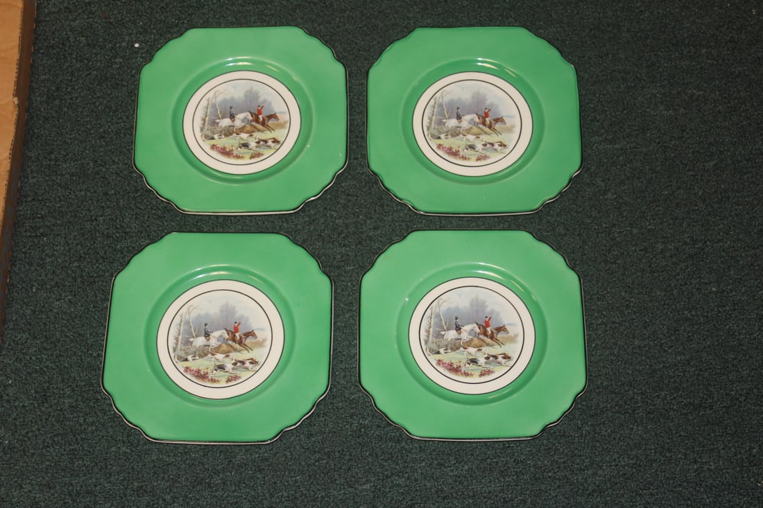 Set of 4 Wedgwood Hunting Scene Plates: 8 1/2" square