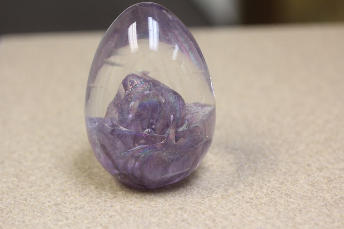 Signed Vandermark Art Glass Paperweight: approximately 3 1/4" tall