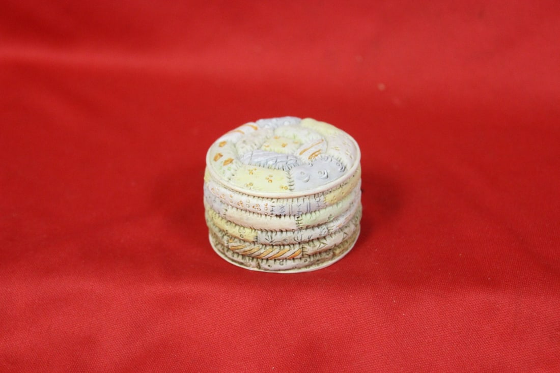 A Trinket Box: 2" in diameter