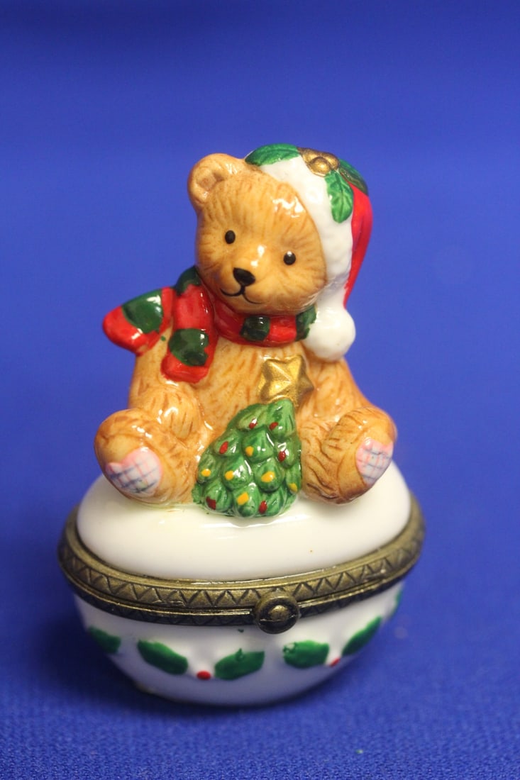 A Ceramic Polar Bear Trinket Box: 3" tall