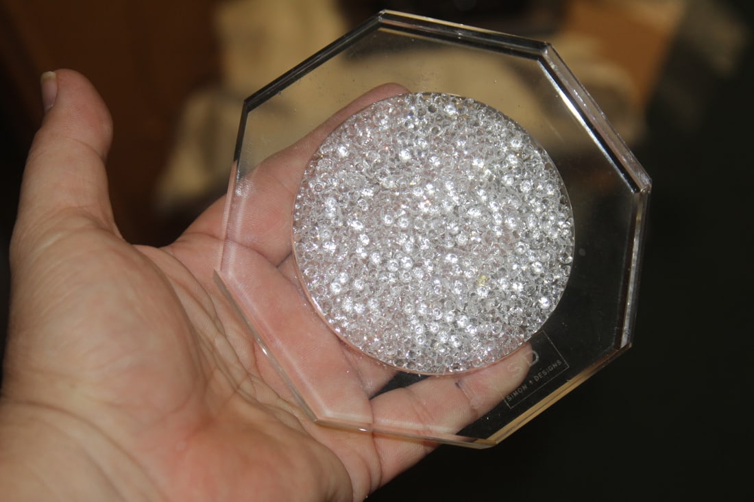 Simon and Design Glass Trivet: measures= 4 5/8"