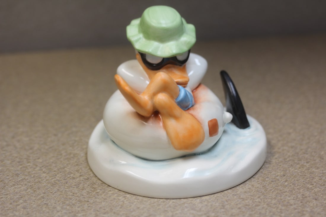 Goebel Disney Donald Duck figure: 4 1/8" in diameter, signed