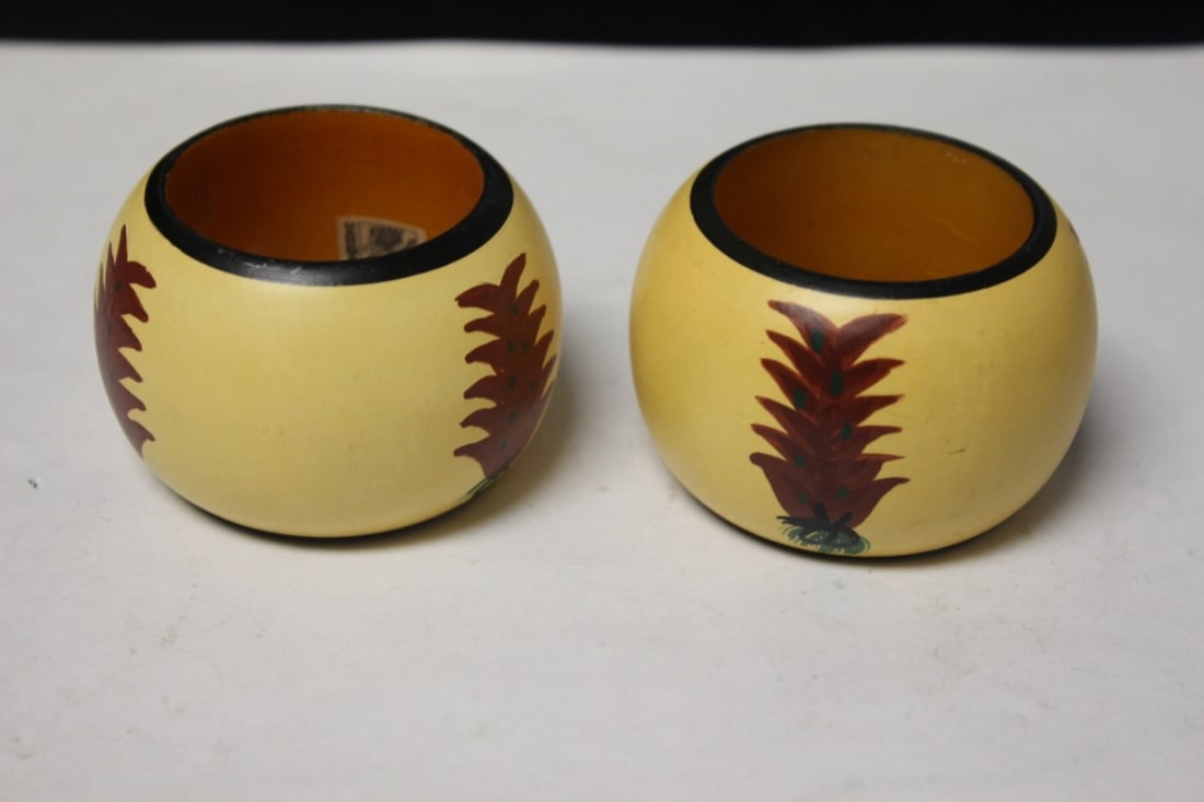 Set of 2 Decorative Napkin Rings: as shown on photos