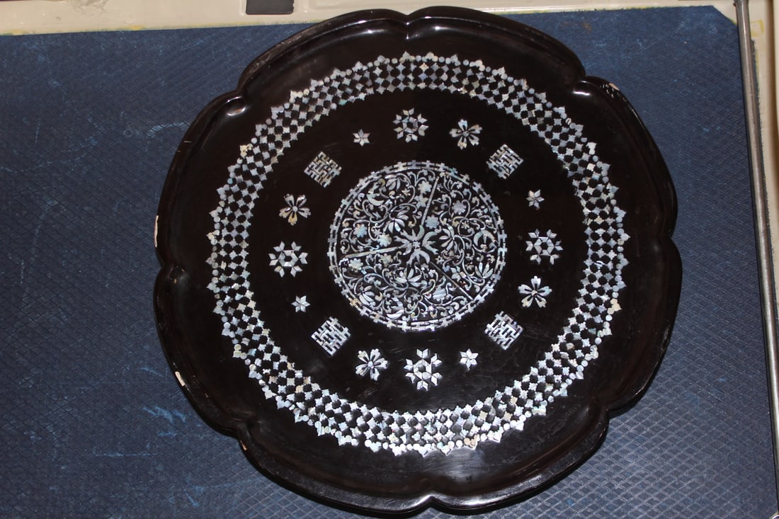 Mother of Pearl Wooden Folding Table: vintage Chinese or Oriental - 18 1/8" in diameter