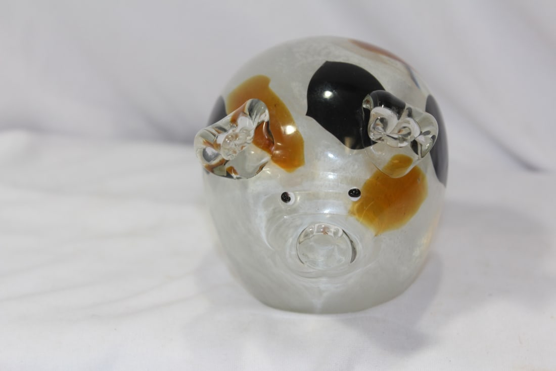 An Artglass Pig: 4 3/4" long