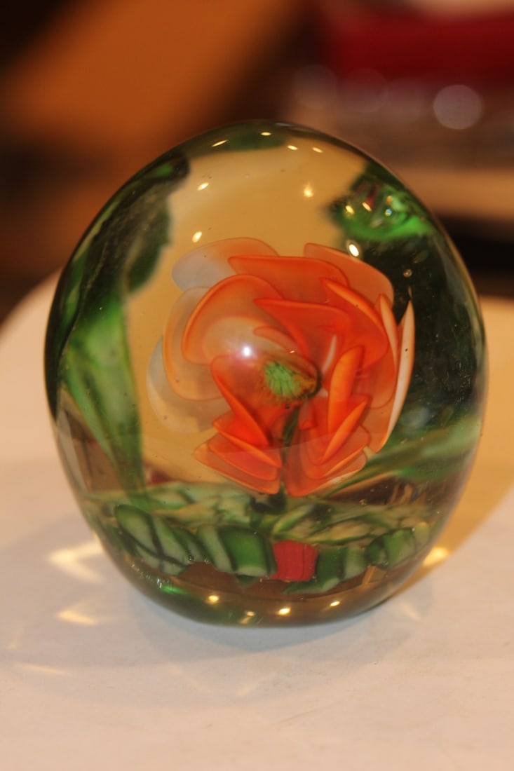 Art Glass Paperweight: 3 1/2" tall