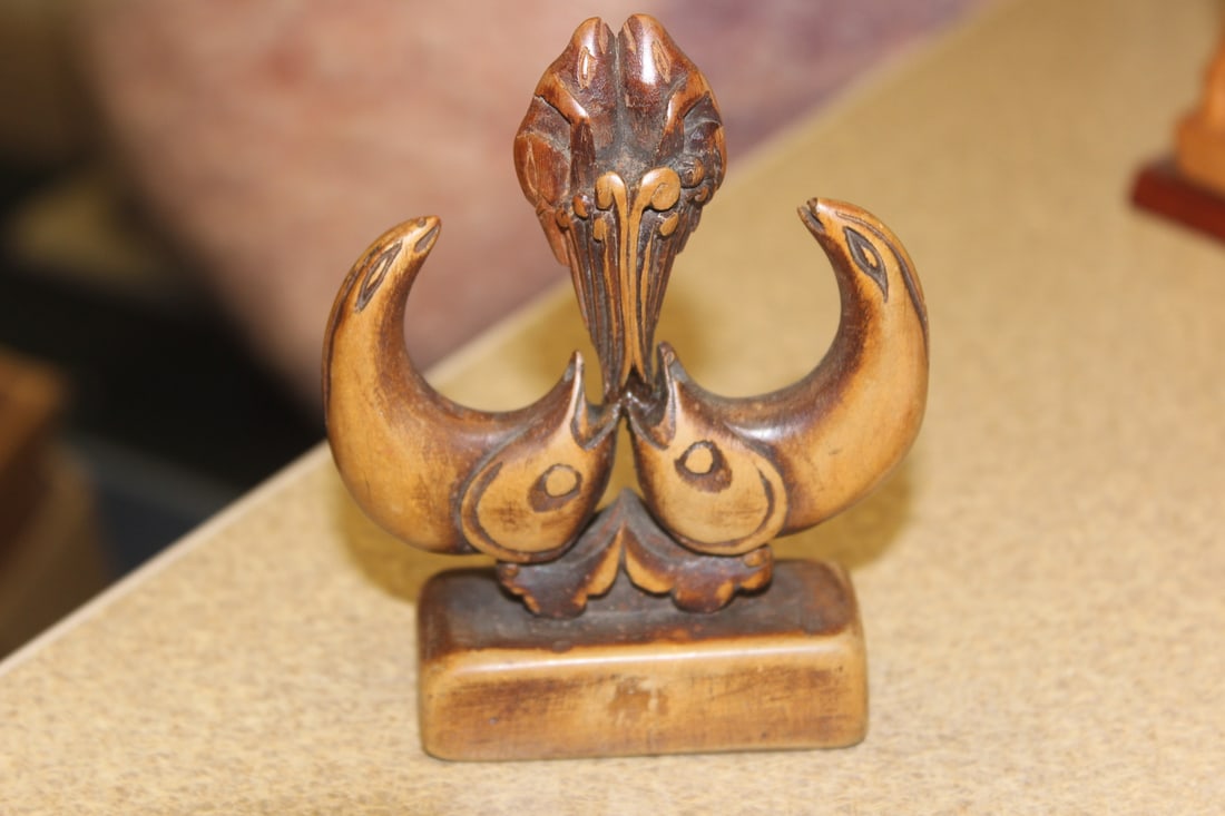 Wooden Twin Fish: appeared to be oriental - 3 inches wide