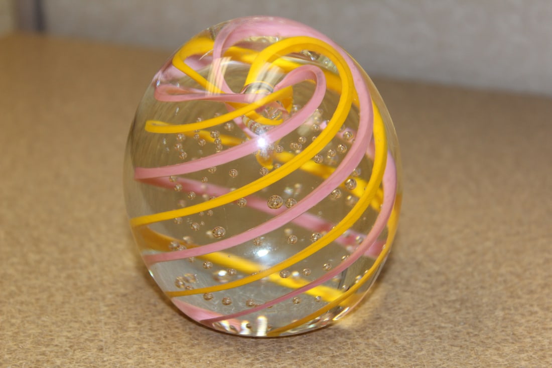 Marked Gentile Art Glass Paperweight: 3 3/4" tall