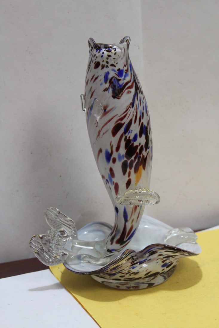 An Artglass Fish with Ashtray: please note: one small chip as shown - still a very attractive piece - 9 1/2" tall
