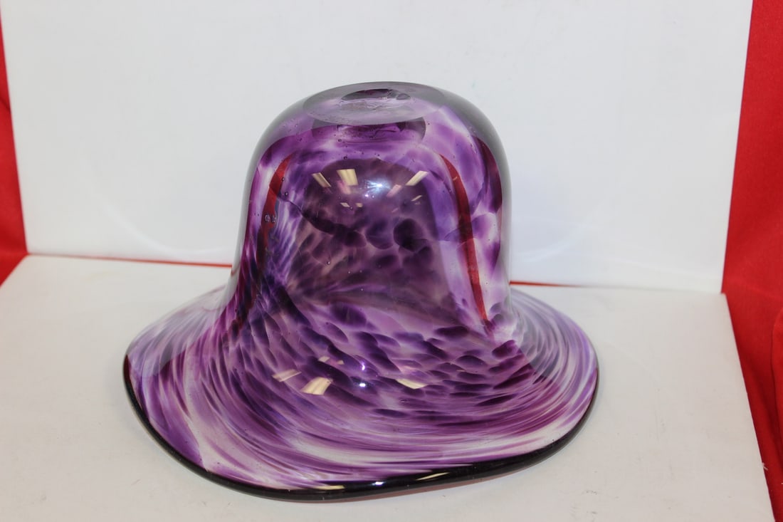A Steven Monser Art Glass Bowl: Signed Steven Monser 2012 - 7 1/2 in diameter