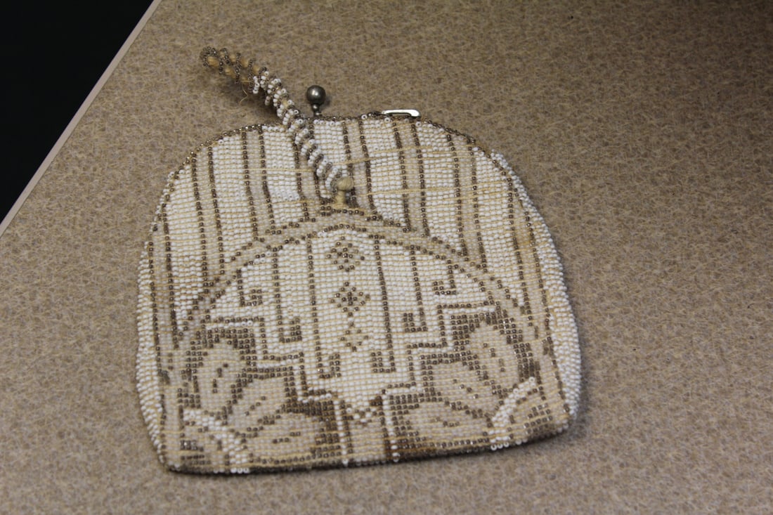 Vintage Beaded Purse: as shown