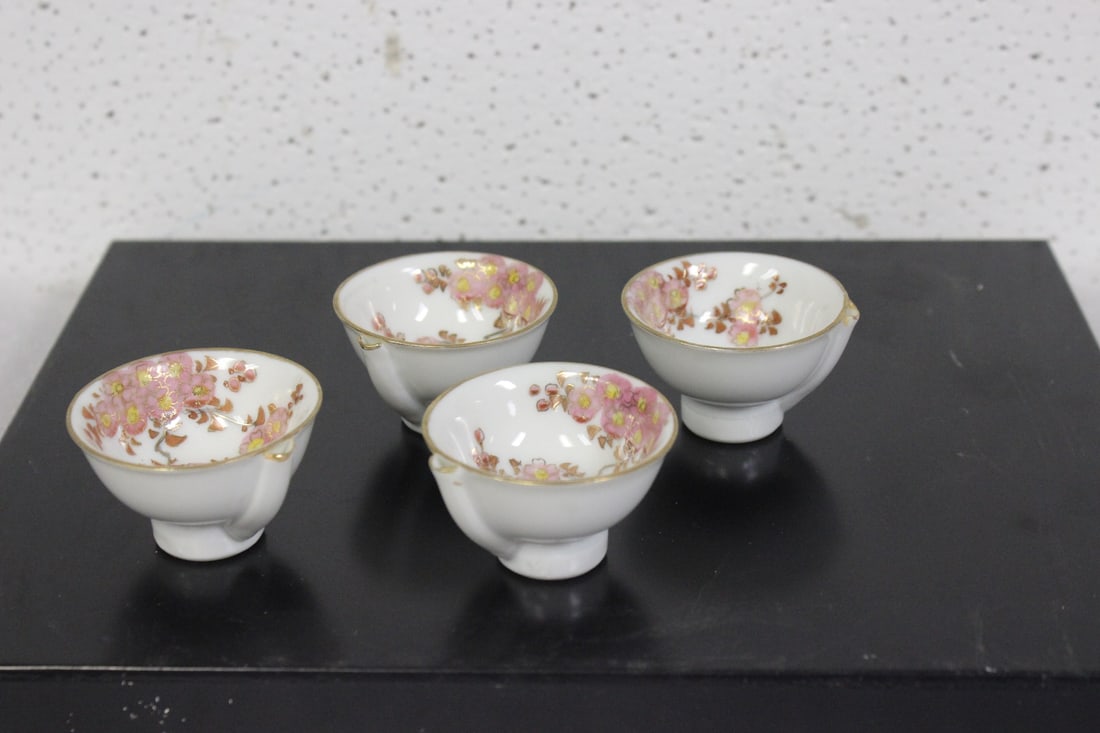 Lot of 4 Saki Cups: 2" in diameter each
