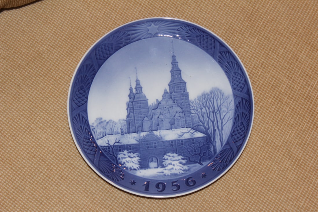 Royal Copenhagen Denmark 1956 Plate: 7 1/8" in diameter