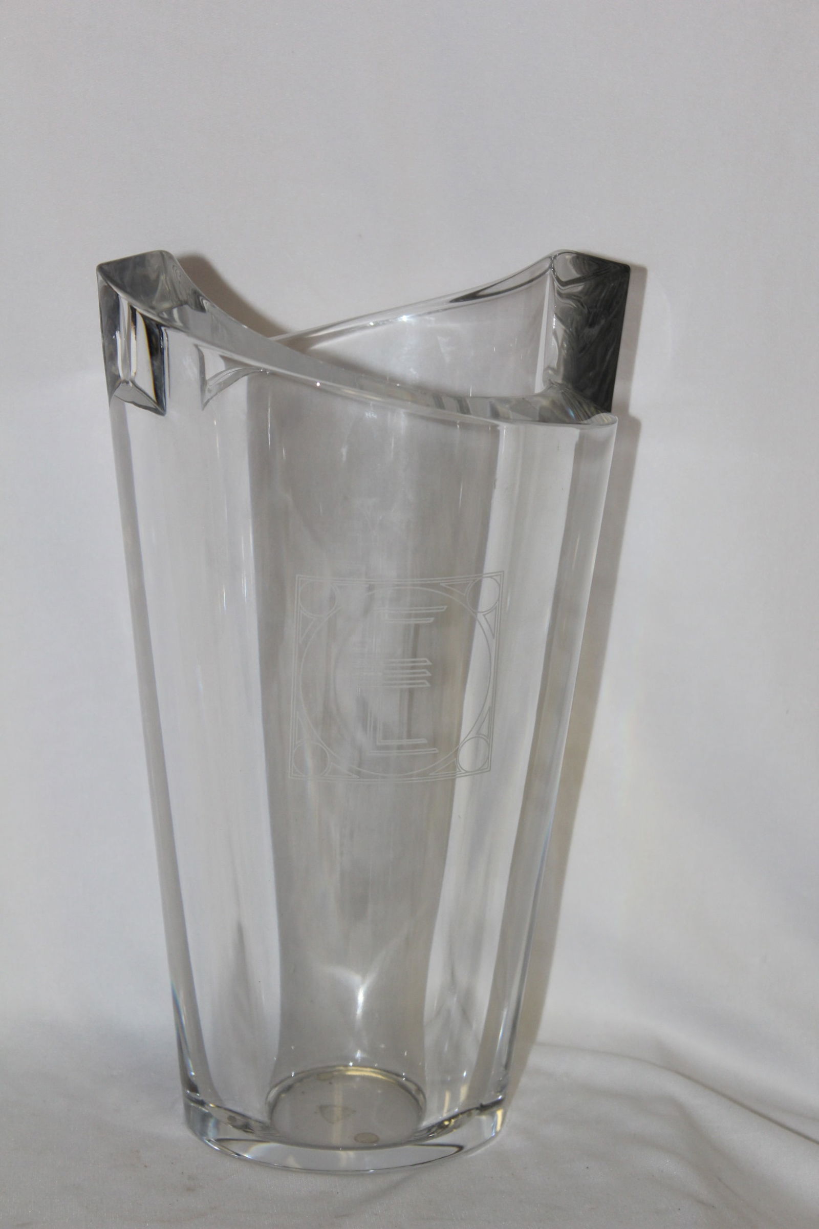 A Signed orrefors Rare Artglass Vase: Mid century, modern - 11" tall - initial: E
