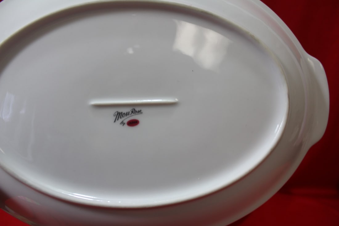 Lot of 8 Japanese Dinner Plates: 10 1/4" in diameter each