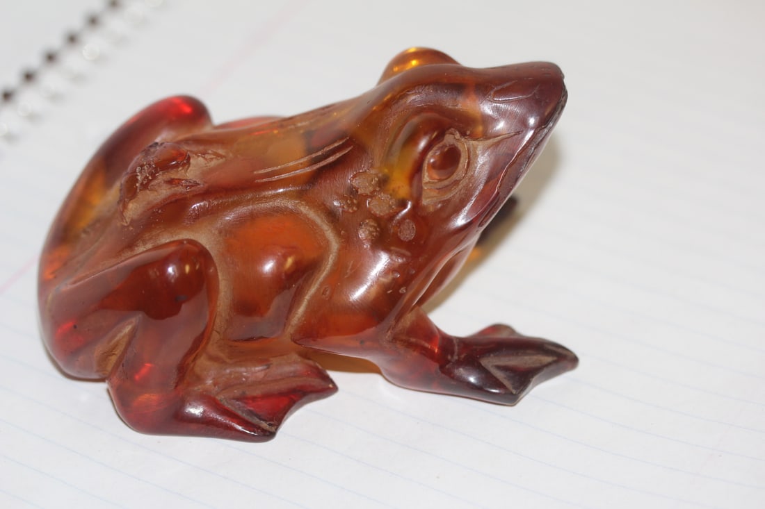 Amber Frog: 4" across