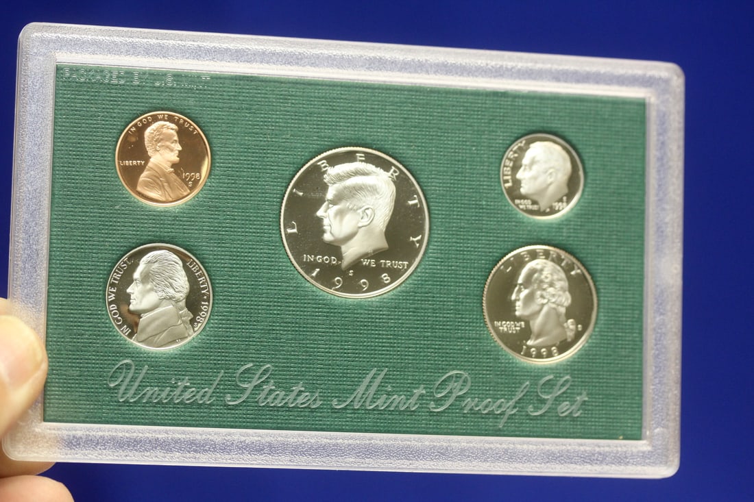 A 1998 US Mint Proof Set: as shown