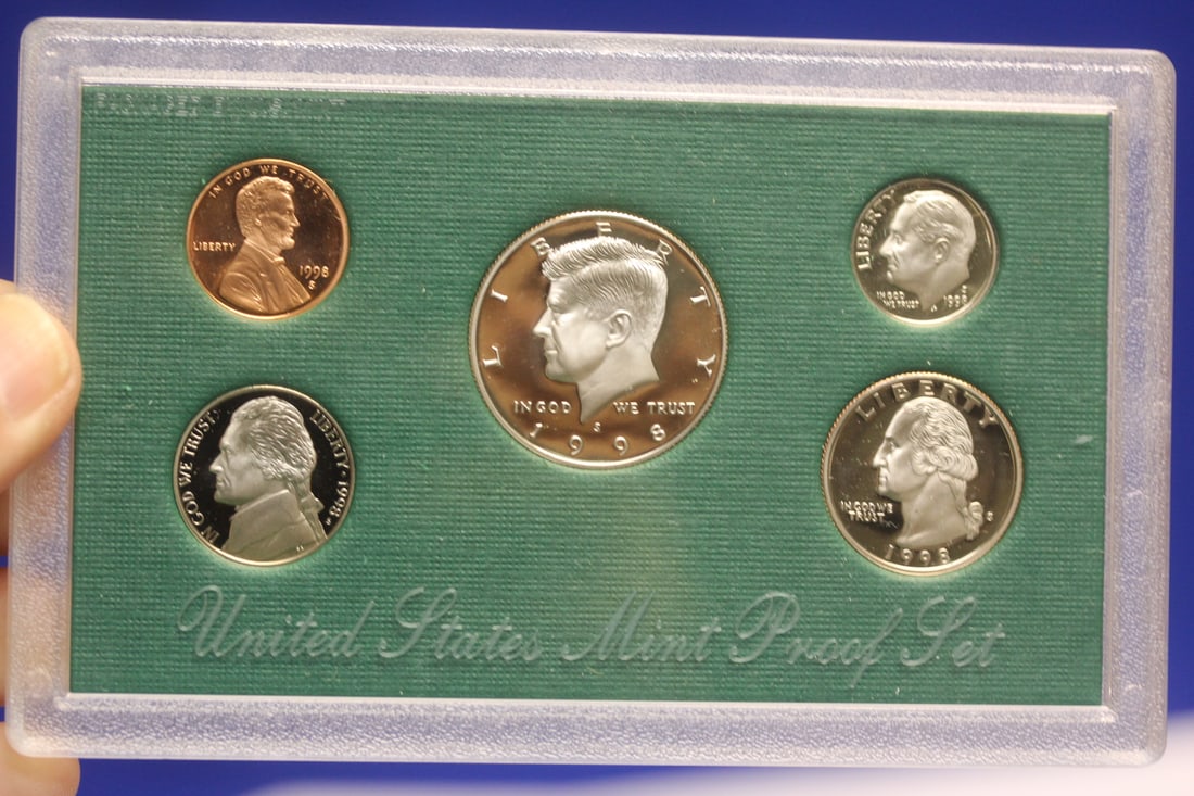 A 1998 US Mint Proof Set: as shown