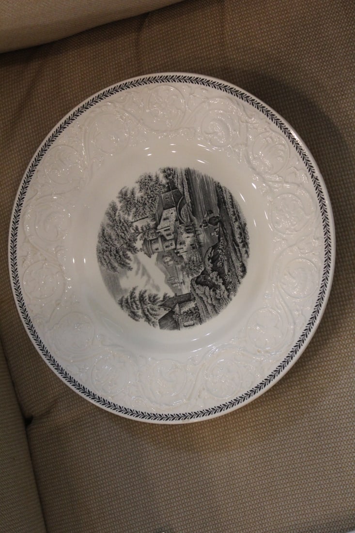 Wedgwood Torbay Scenic Dinner Plate: 10 5/8" in diameter