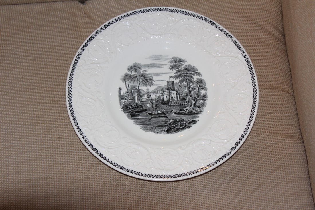 Wedgwood Torbay Scenic Dinner Plate: 10 5/8" in diameter
