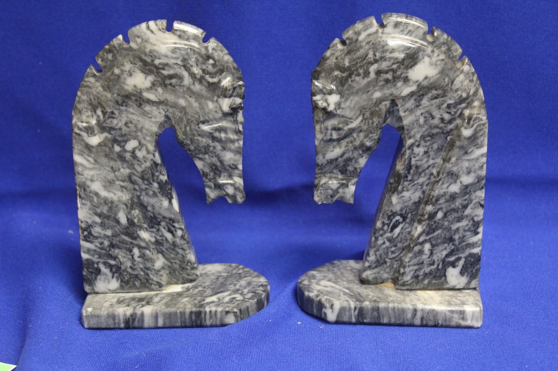 A Pair of Onyx Horses: 6 3/8" tall each