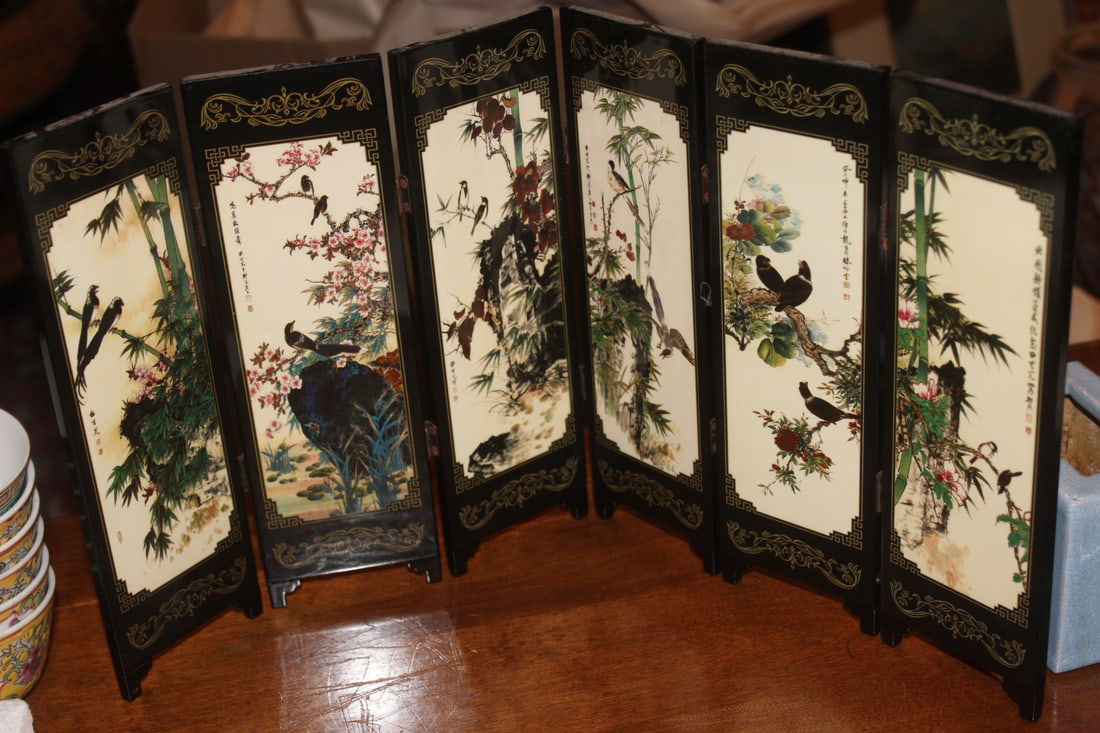 Modern Chinese Lacquer Folding Table Screen: 18 1/2" x 9 1/2" unfolded