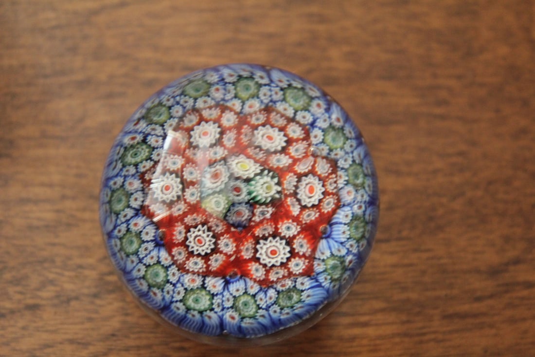 Small Artglass Paperweight: 1 1/2" in height