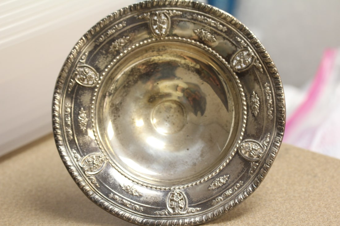 Wallace ornate Sterling Compote (1 of 9)