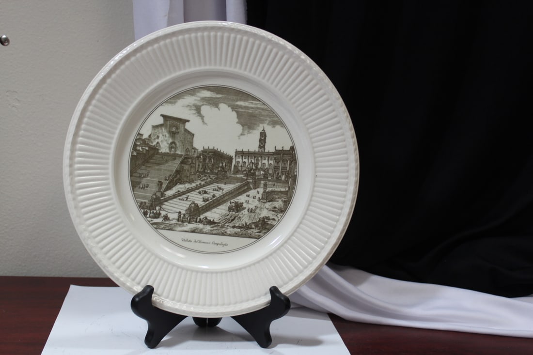 Collector's Plate: Veduta del Romano Campudoglie: by Wedgwood, England - 10 1/2" in diameter