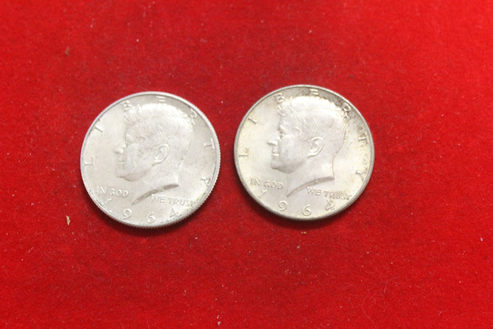 Lot of 2 1964 Kennedy silver Halves: 90% silver