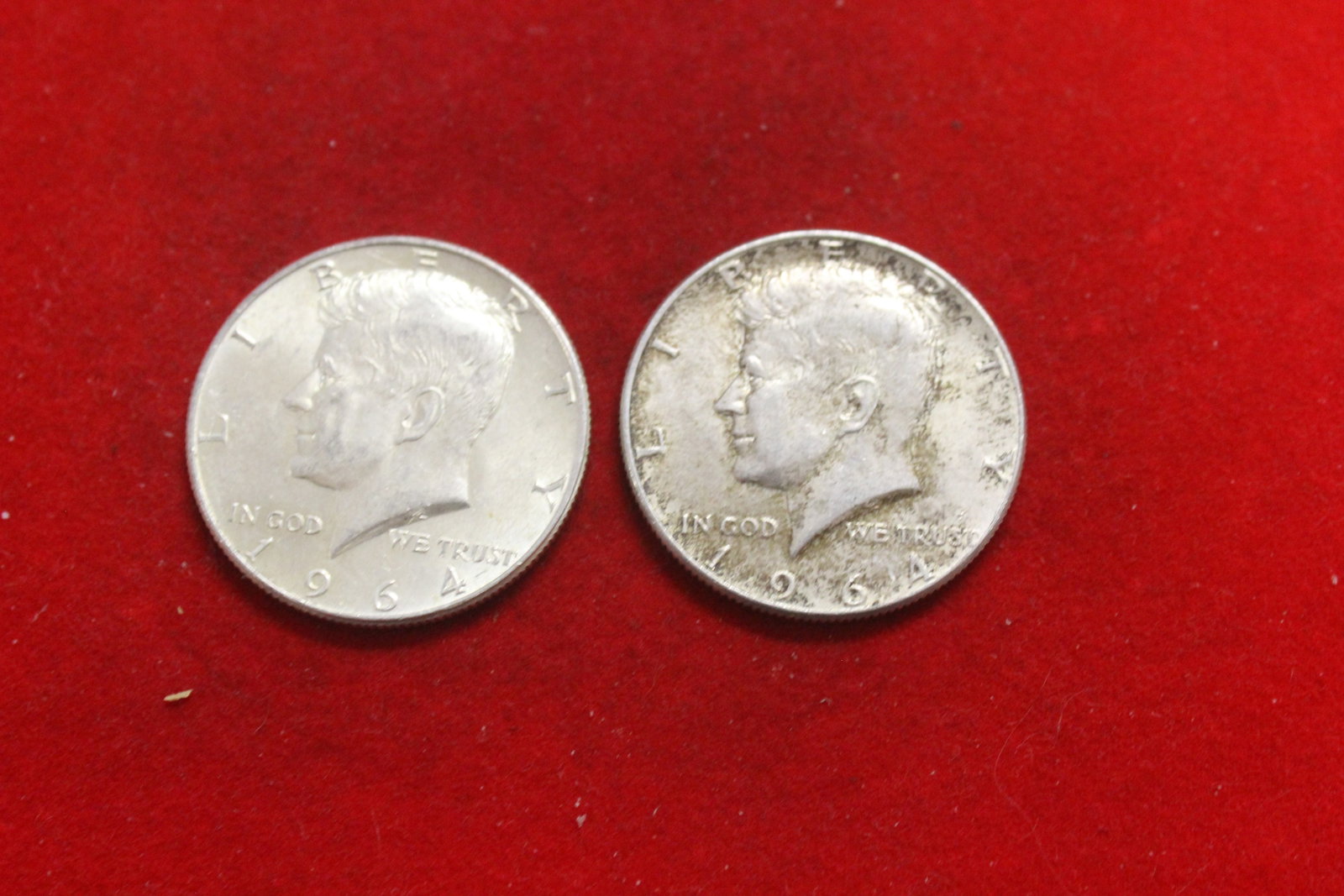 Lot of 2 1964 Kennedy silver Halves: 90% silver