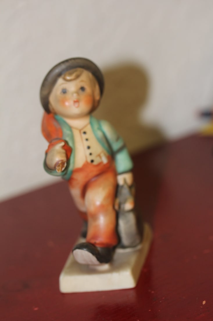 Hummel Figurine (1 of 8)