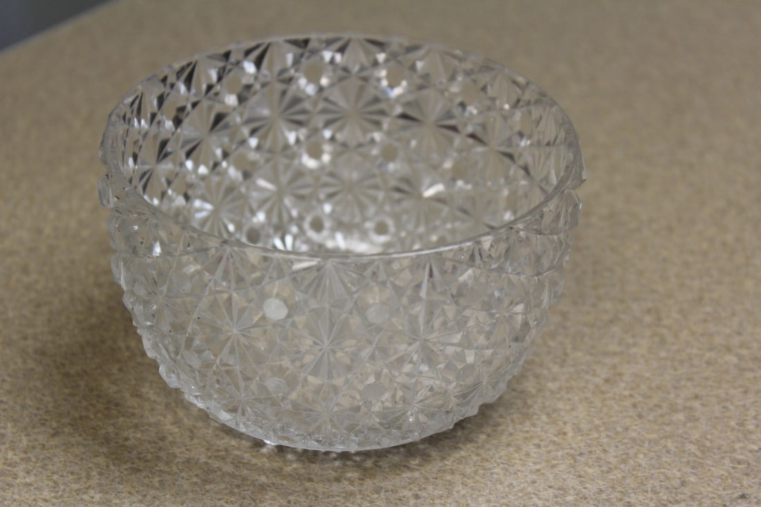 Cut Glass Bowl (1 of 6)