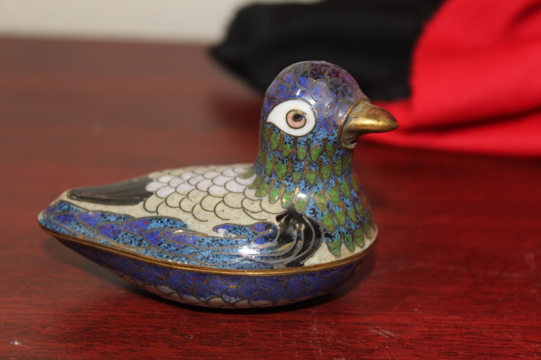 A Chinese Cloisonne Duck Trinket Box: 2 3/4" long